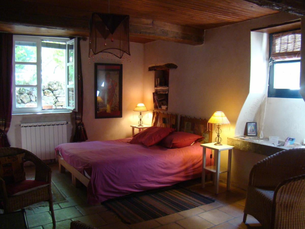 Bed and Breakfast Mas des Nabières à Saint-Martial  Extérieur photo