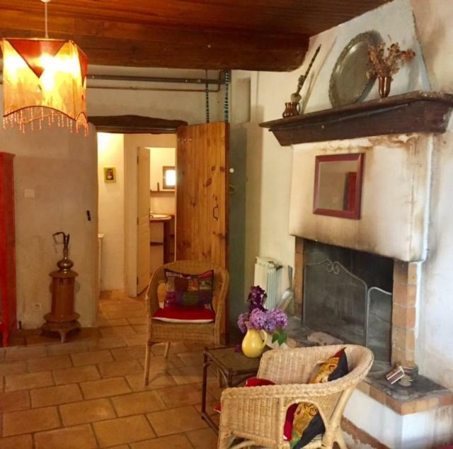 Bed and Breakfast Mas des Nabières à Saint-Martial  Extérieur photo